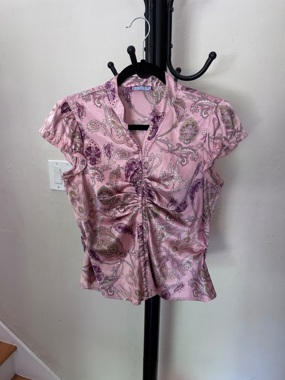 Fitted Silk-Like Polyester Sheen Floral Print Wrinkle Free Blouse